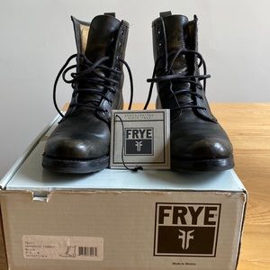 Frye Veronica Combat Boots size 8 Black Distressed